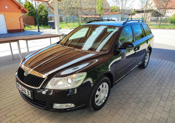 Skoda Octavia cena 24800 przebieg: 210000, rok produkcji 2011 z Mieszkowice małe 301